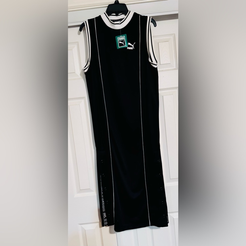 NWT MID CALF FENTY PUMA BLACK DRESS WITH SLIT ON SIDE